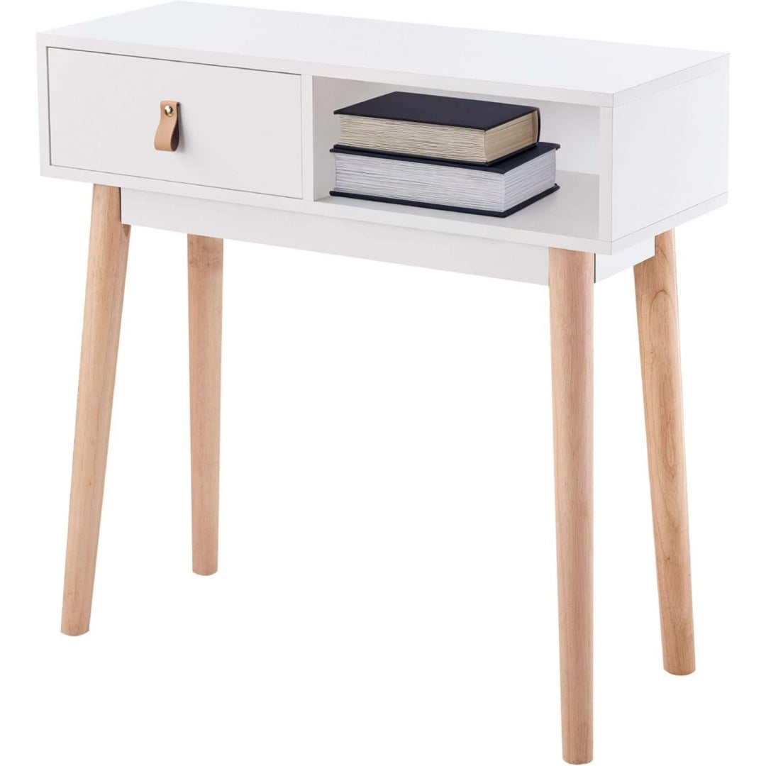 Eine Schublade praegt die Gestaltung von dem Sideboard