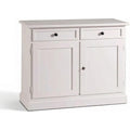 Das Sideboard vereint Form und einen Spiegel