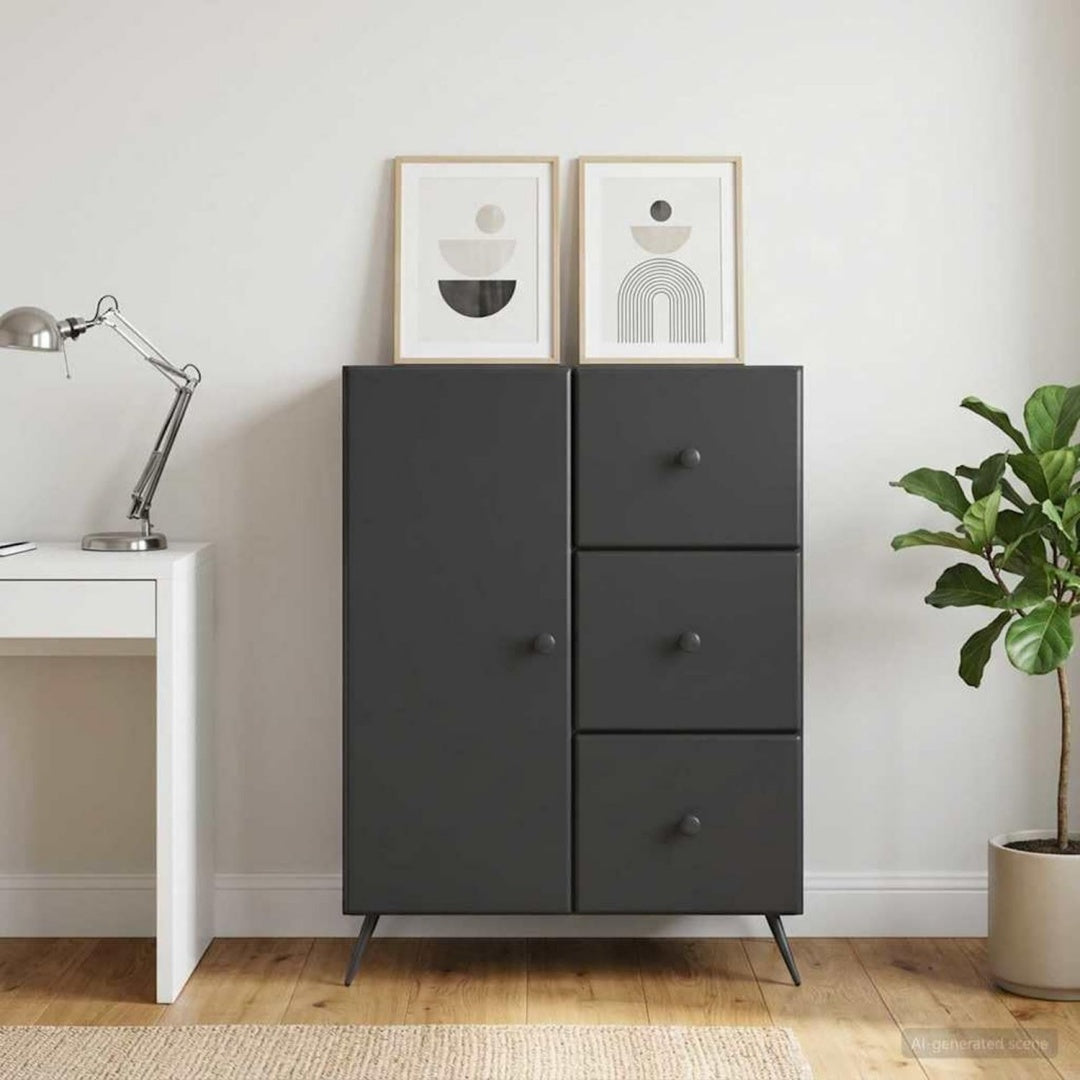 Das Sideboard vereint geschlossenen Stauraum mit 3 Schubladen