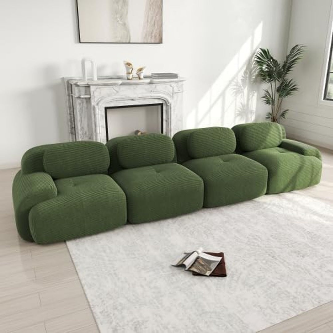 Weiche Polster an dem Sofa aus Cord
